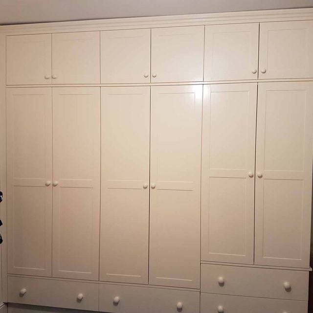 Fitting robe incorporating drawers and doors
